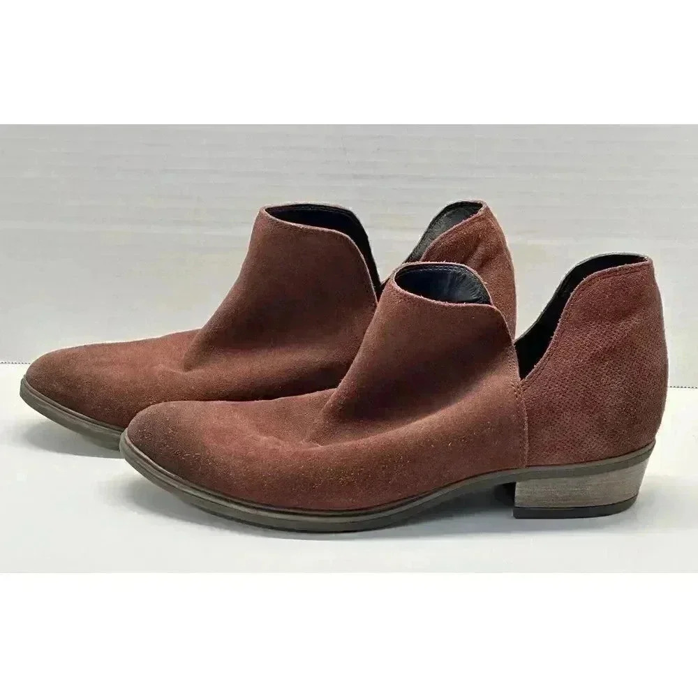Crevo Women's Leighton Boots Size 10 Maroon Suede V-Notch Bootie Comfy Boho